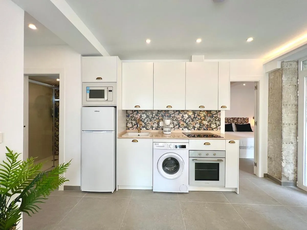 Malagueta Beach III & Terrace By Ele Apartments location